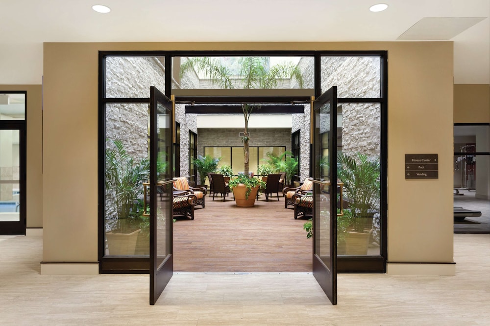 Hilton Garden Inn Rochester Downtown NY 33/66