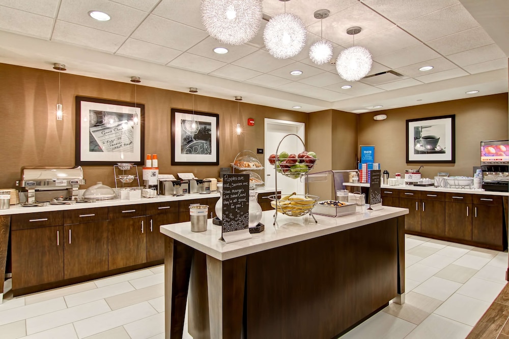 Hampton Inn And Suites Detroit Troy 49/64