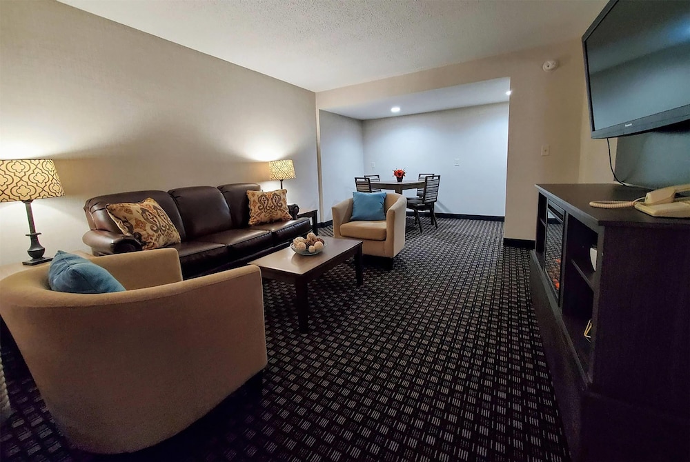 AmericInn by Wyndham Watertown 23/50