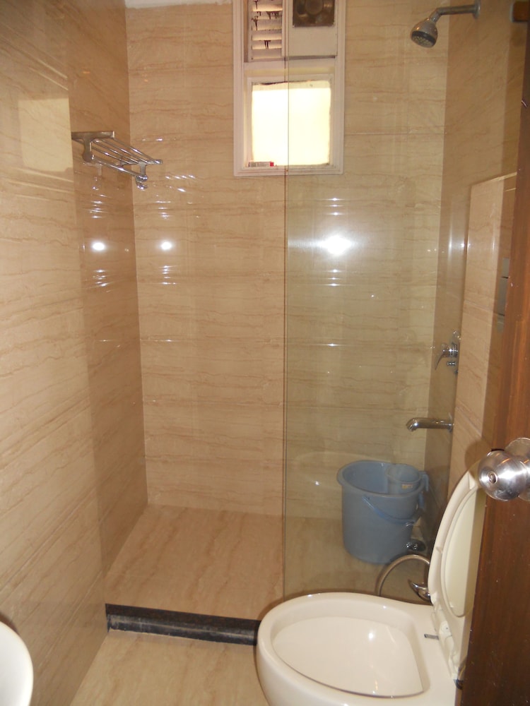 Hotel Amax Inn 37/39