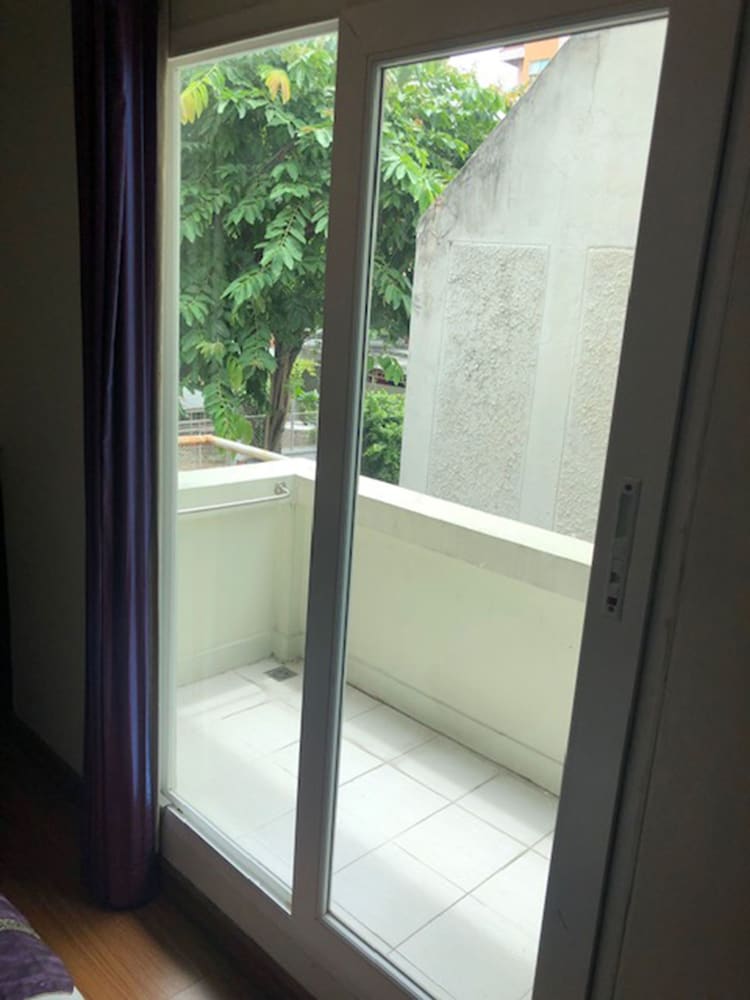 Sawasdee Hotel At Sukhumvit Soi 8 31/48