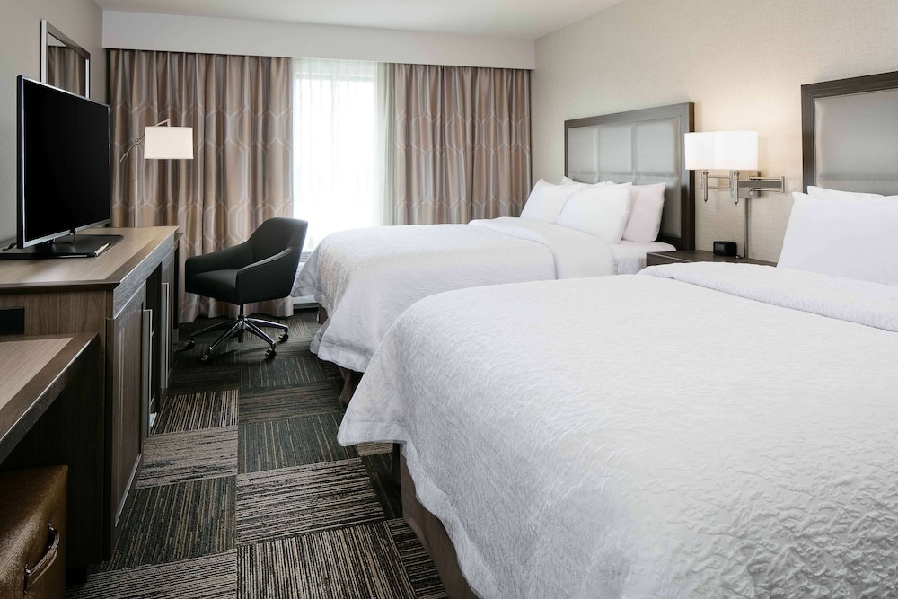 Hampton Inn And Suites Hudson Wi 7/38