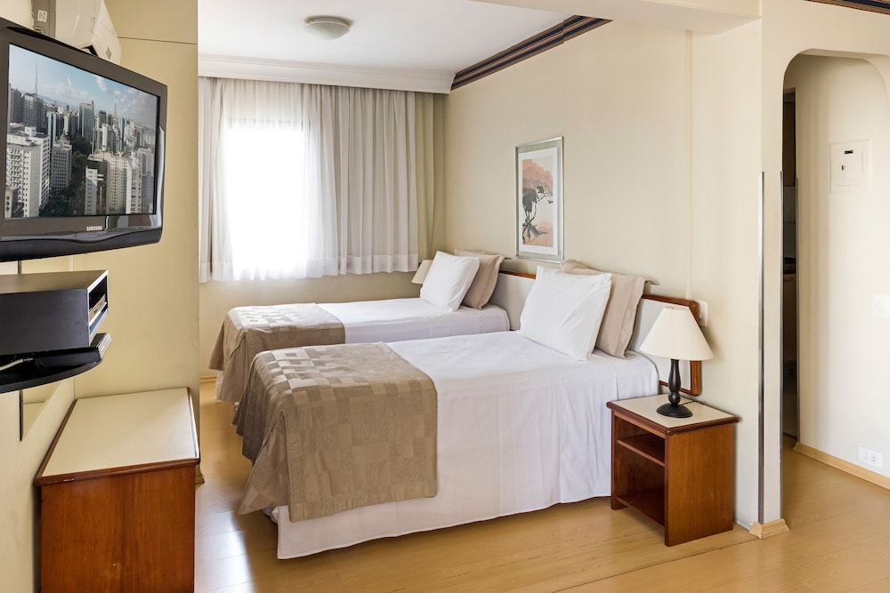 DELUXE, TWIN BEDS