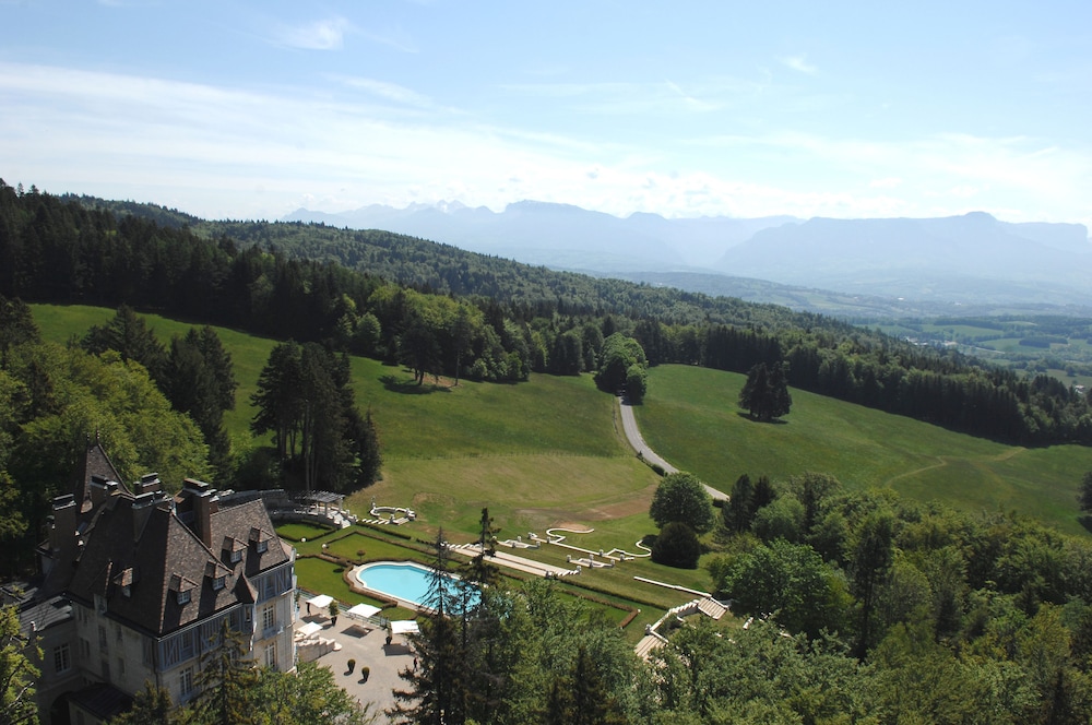 Relais Chateaux Chateau Des Avenieres 42/46