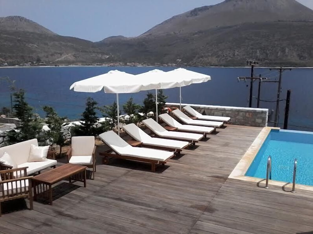 En Plo Luxury Suites 46/50