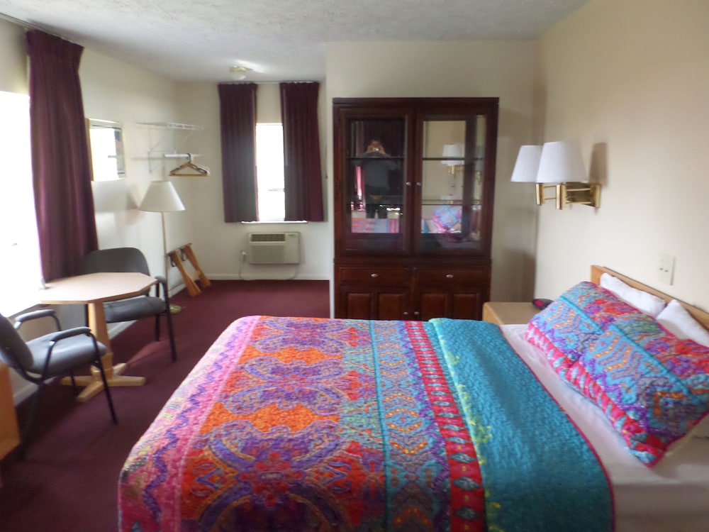 Knights Inn Oswego East 18/59