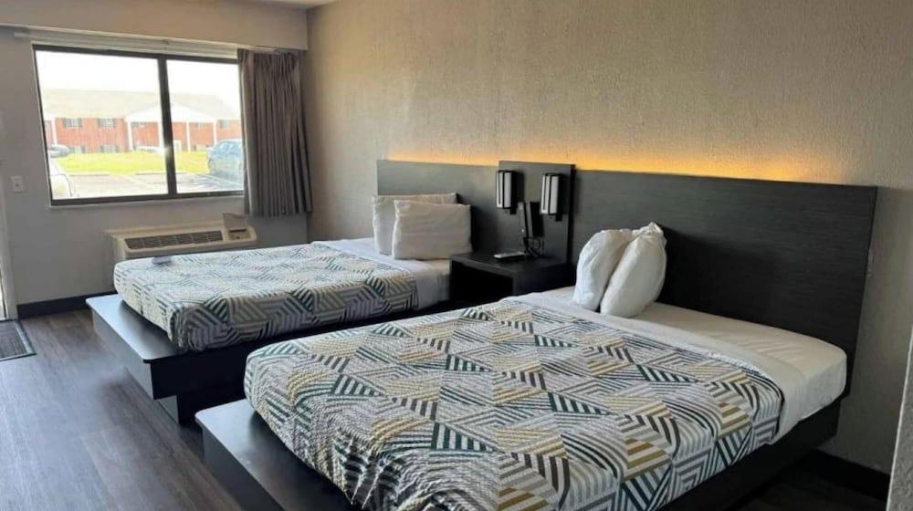 Motel6 Cedar Rapids, IA 5/25