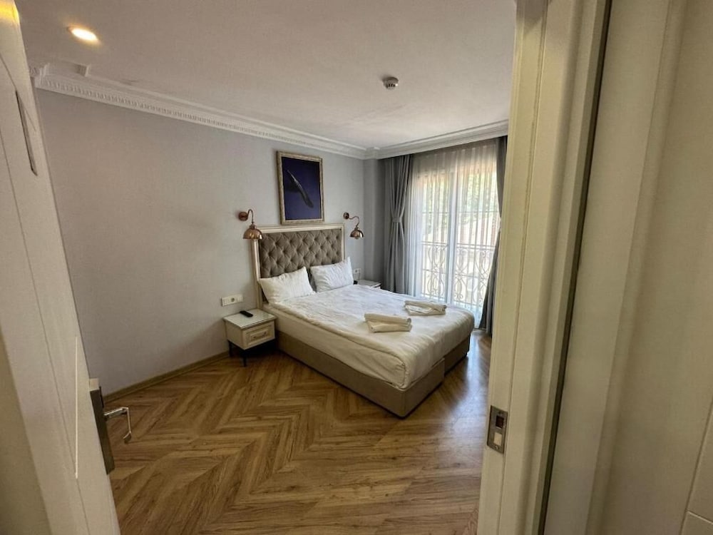 STANDARD, DOUBLE BED, LARGE