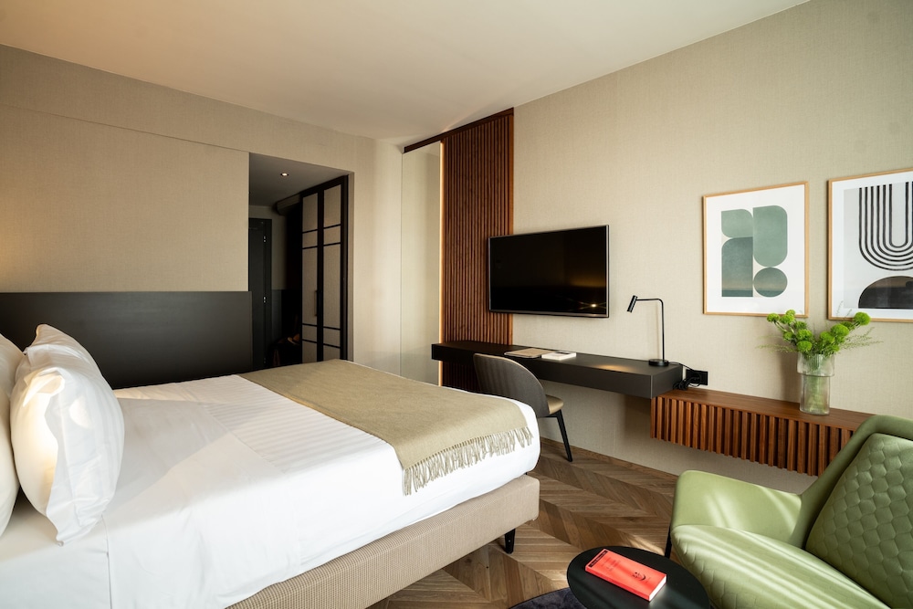 Litta Palace 25/76