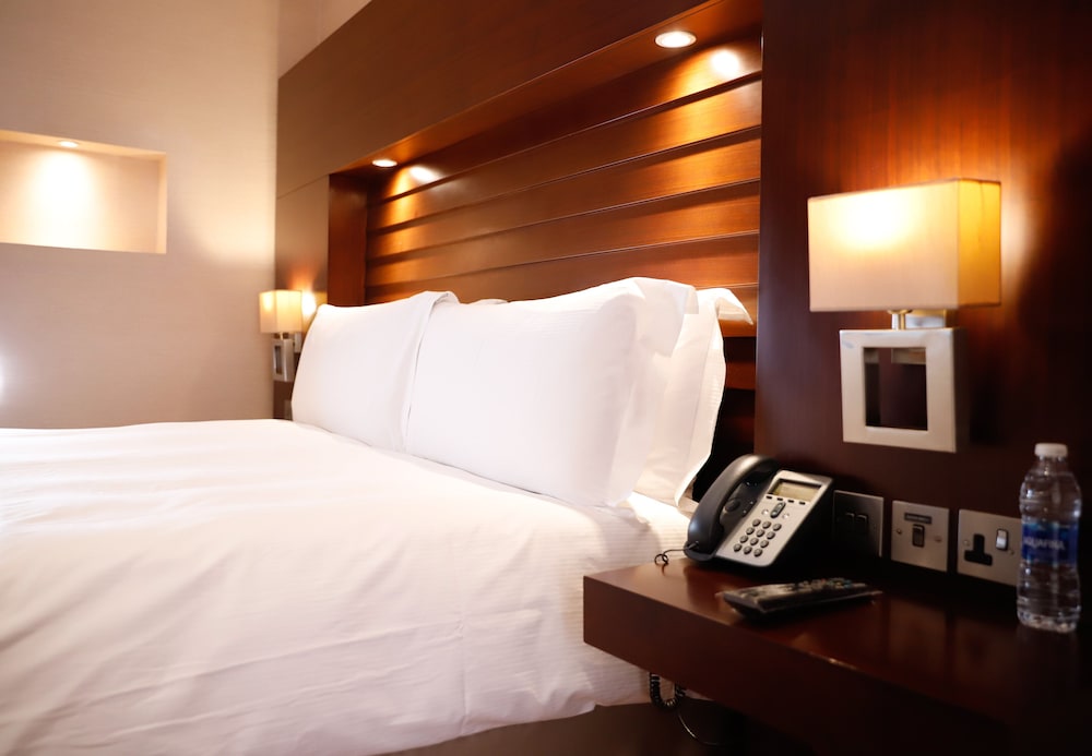 Crowne Plaza Sohar 12/81