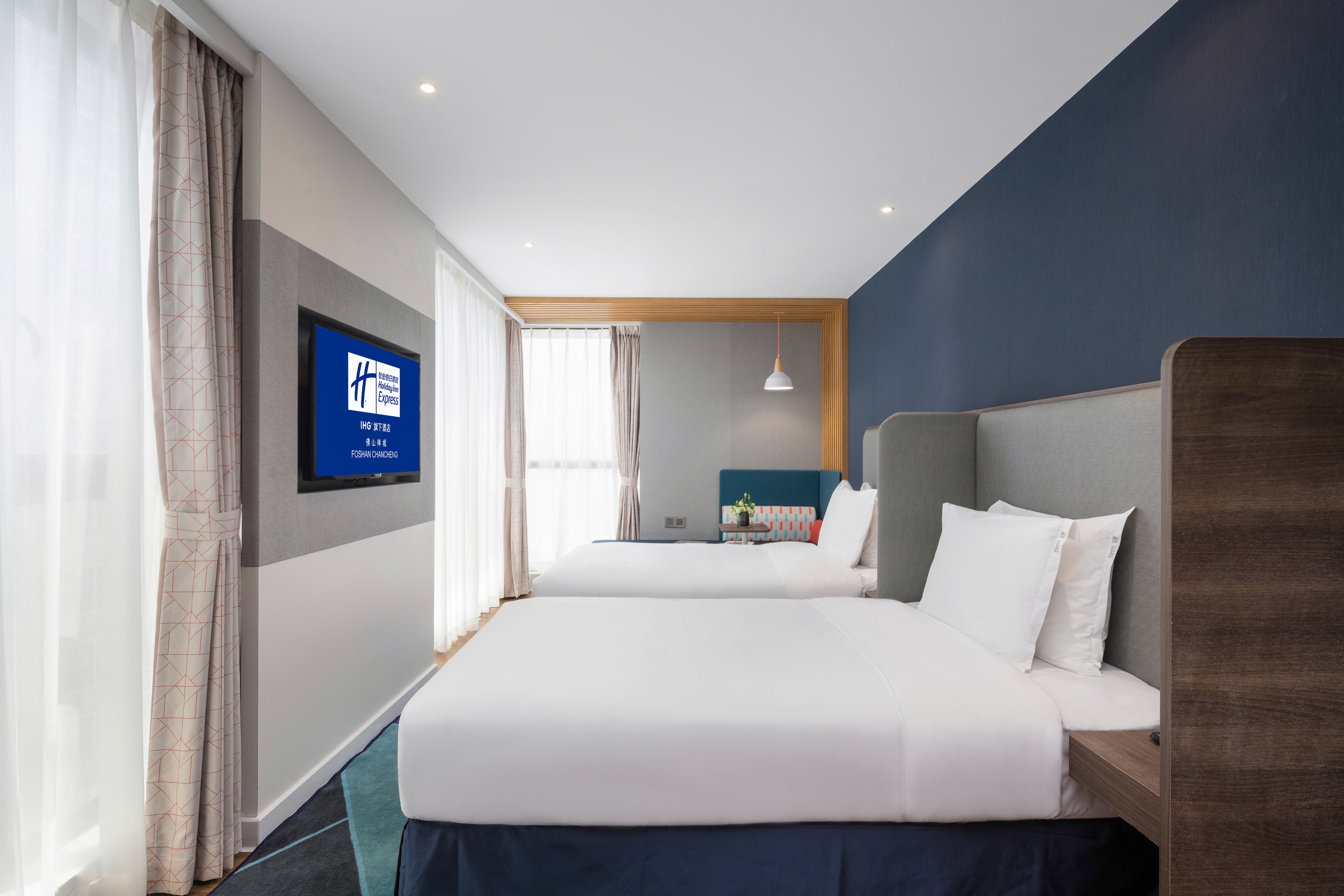 Superior, Twin Beds, Smoking