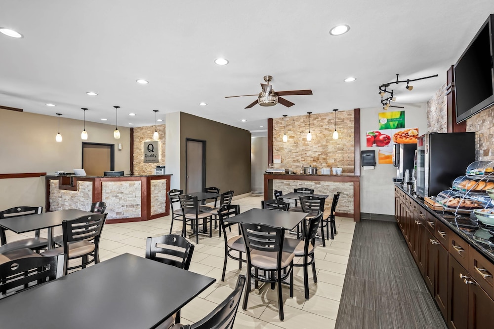 Quality Inn & Suites Des Moines Airport 33/50