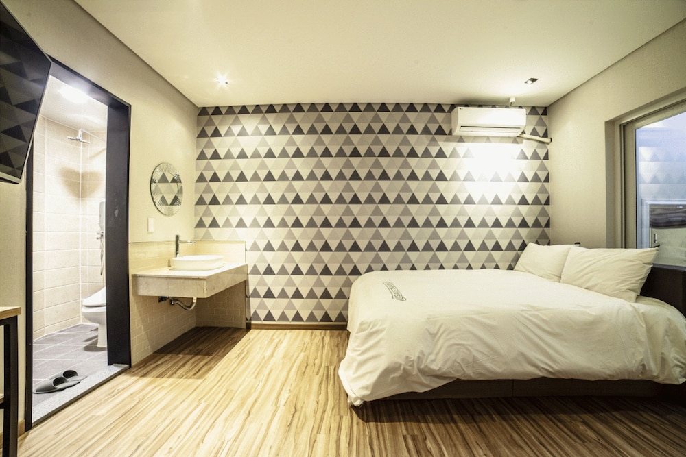 Stay 53 Hotel 8/50