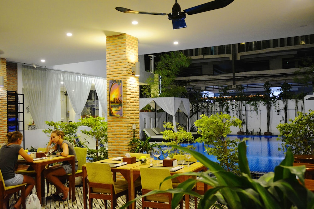 Home Chic Hotel 47/67