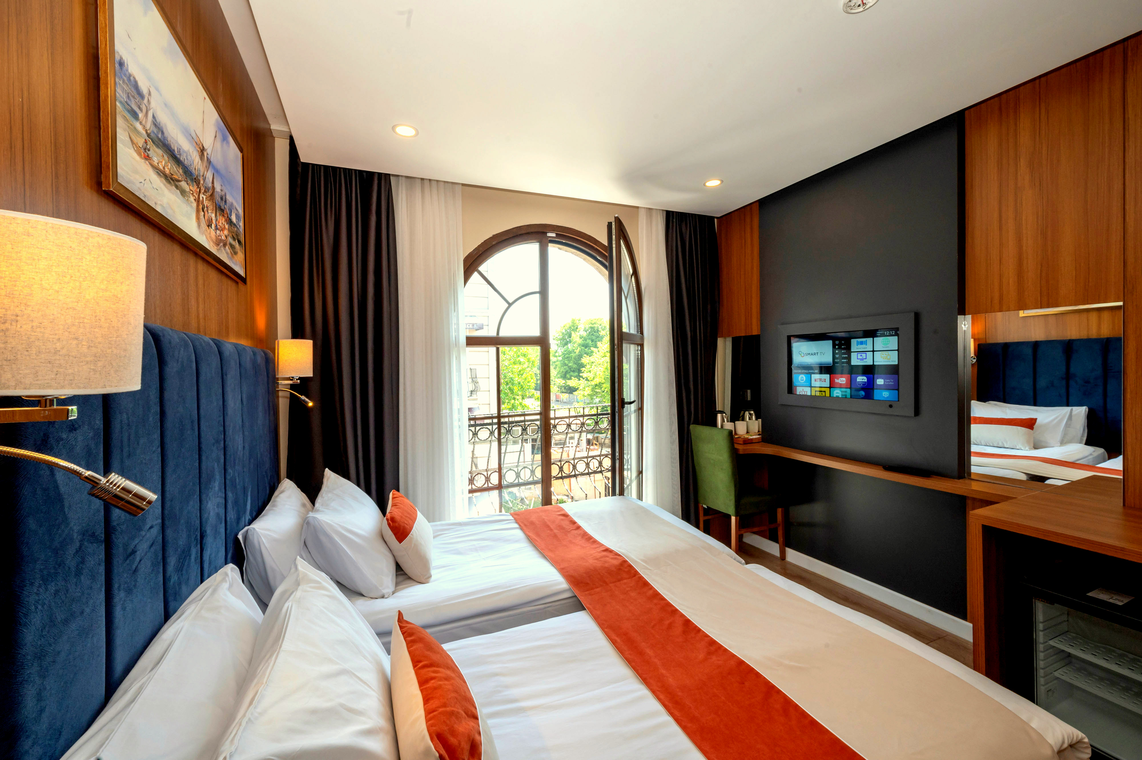 Room, Double or Twin Bed
