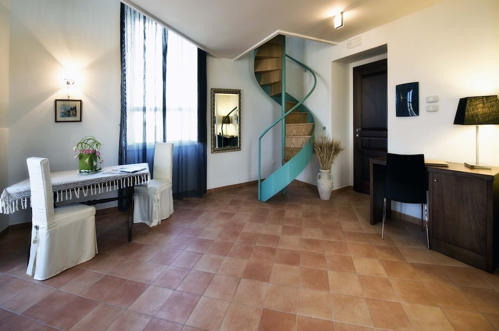 Relais Villa Buonanno 32/44