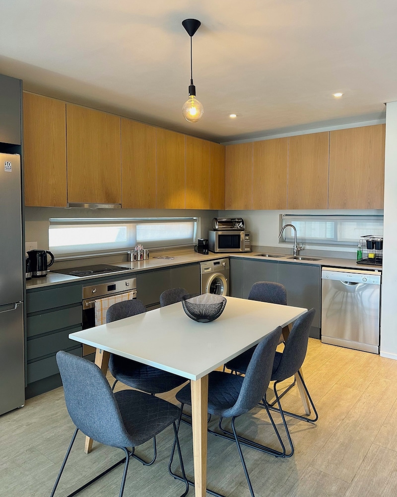 Axis Luxury Apartments 20/25