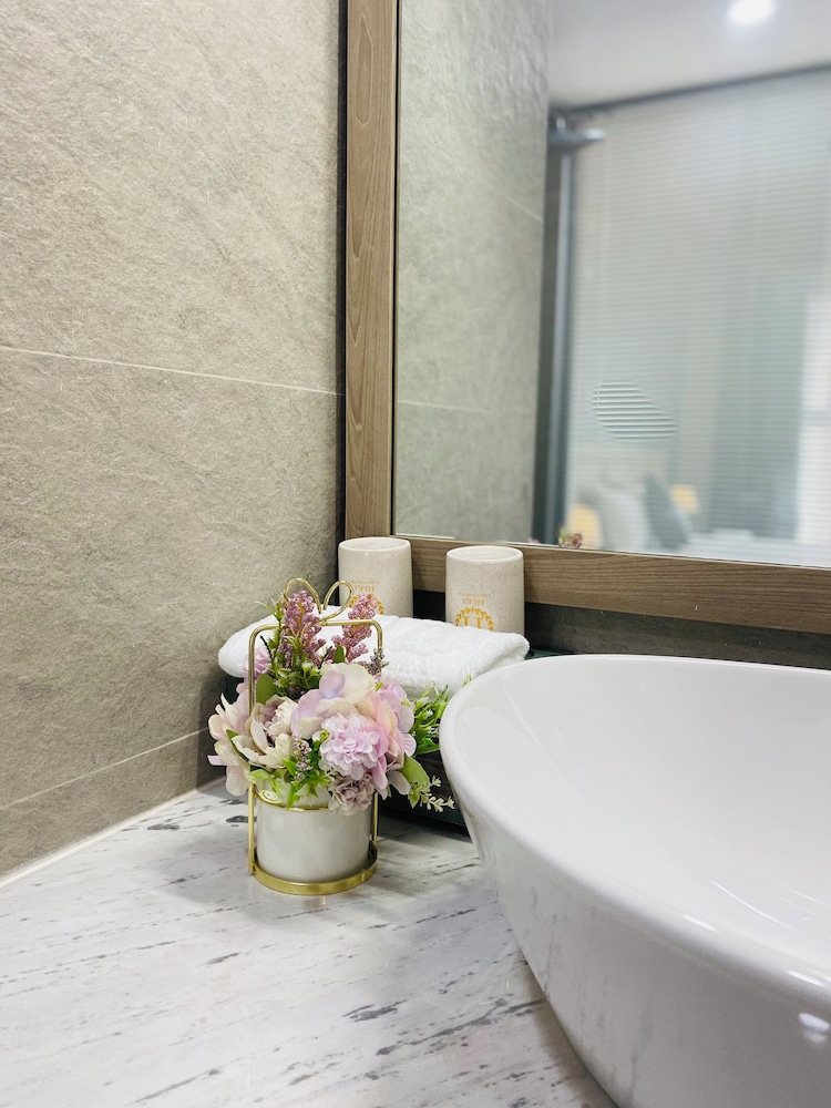 Hera Luxury Hotel 44/50