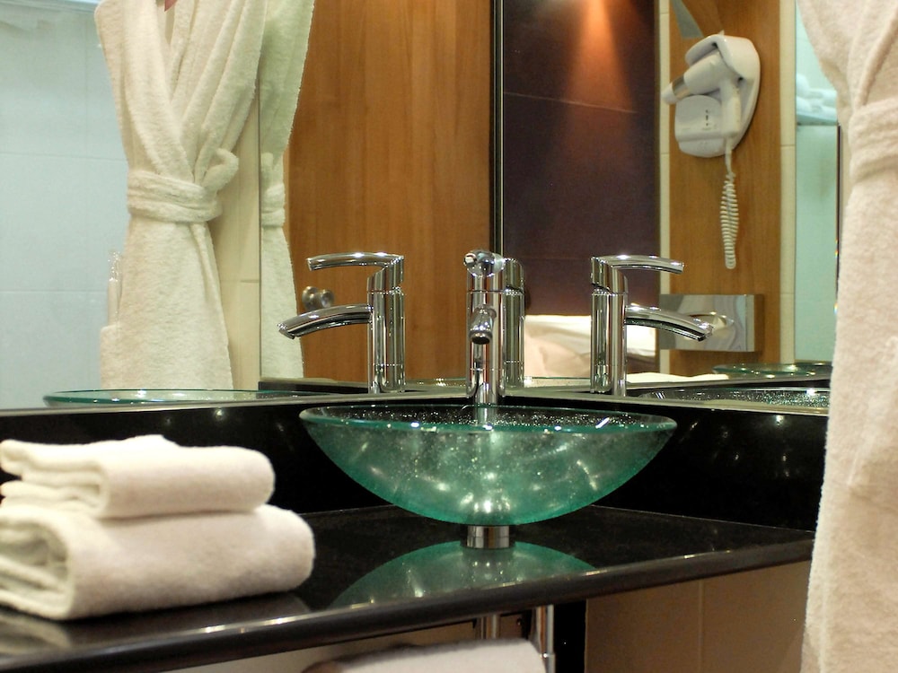Mercure Caen Centre Port de Plaisance photo5