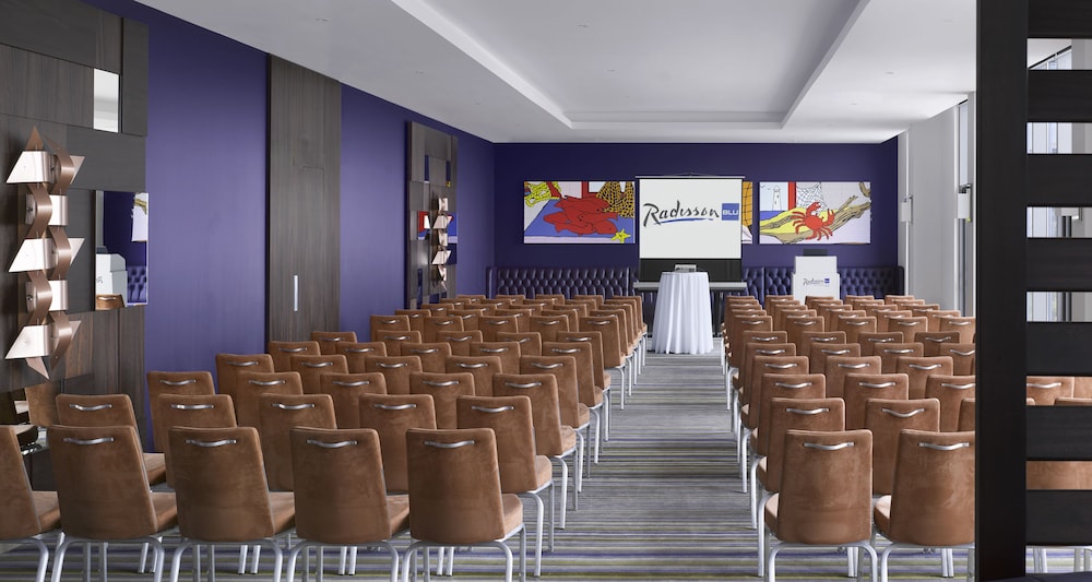 Radisson Blu Waterfront Hotel, Jersey 49/57
