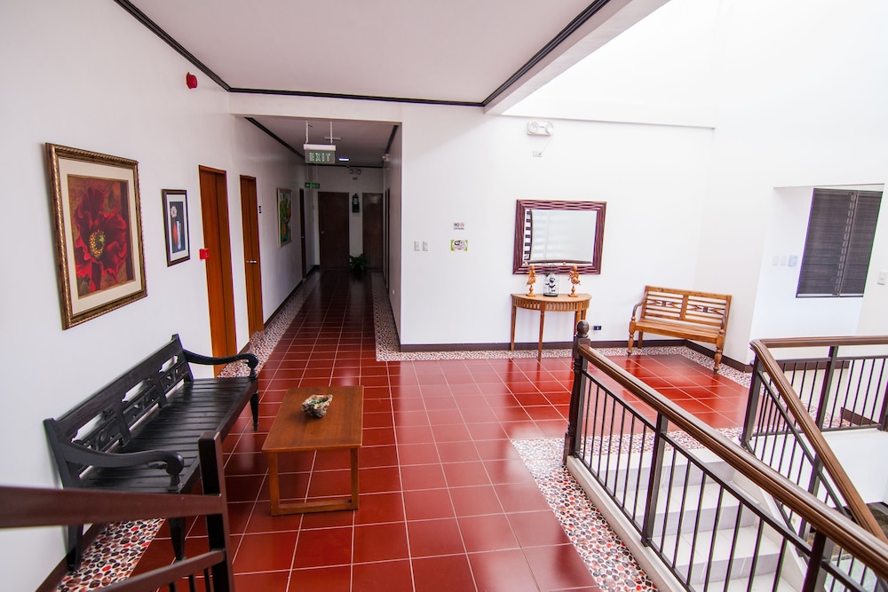 St. Nicolas Inn CDO City Center 36/55