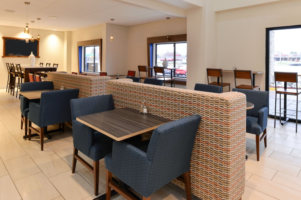 Holiday Inn Express Suites Raleigh Ne Medical Ctr Area 52/74