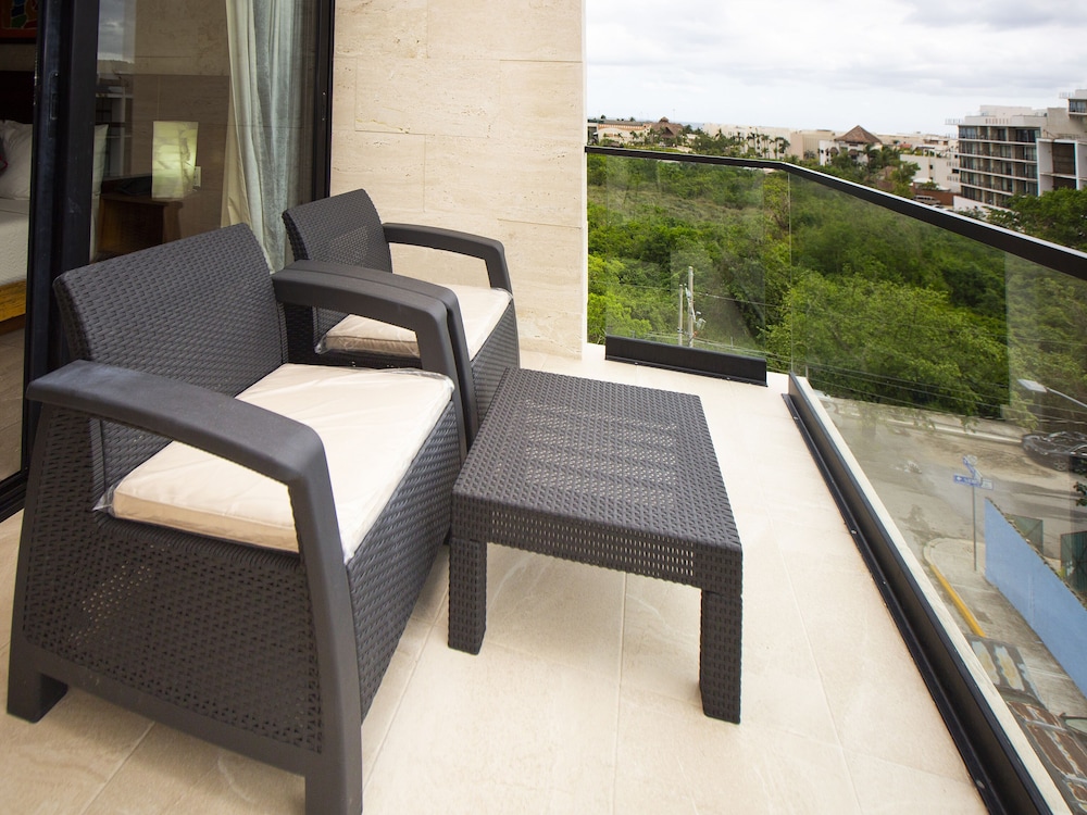 Grand Fifty Suites 47/65