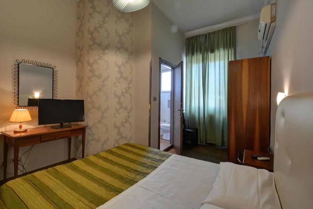 Hotel Universo 27/36
