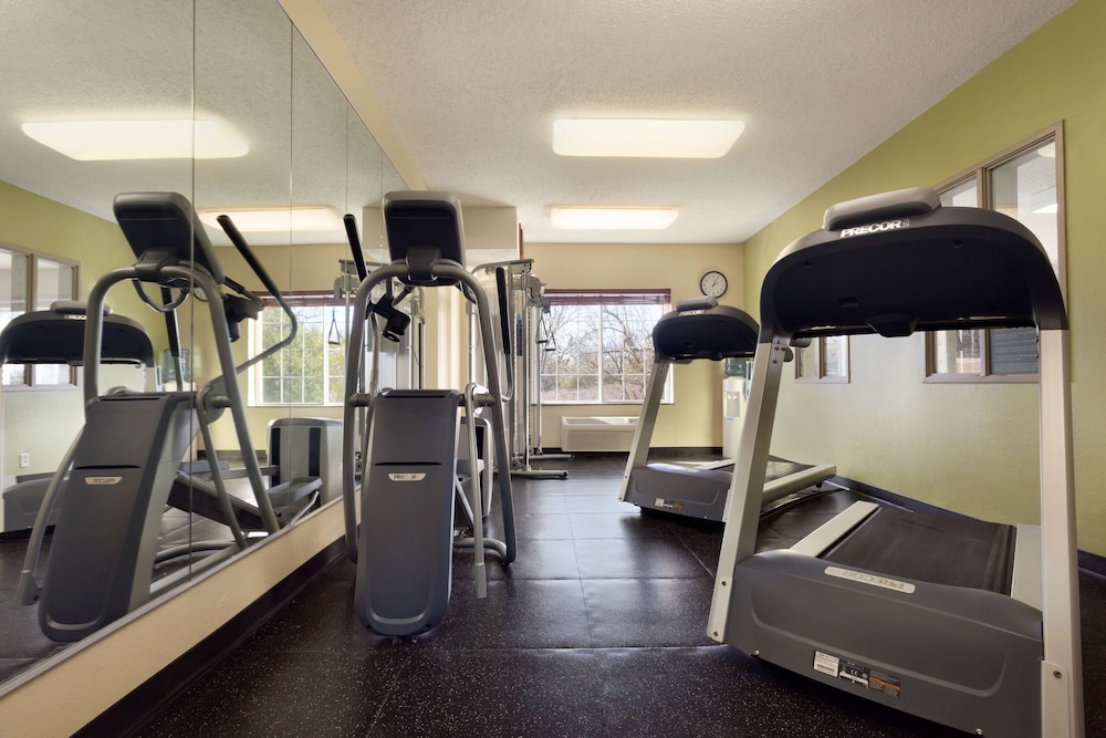 Country Inn & Suites By Radisson, Norman Near University 11/25