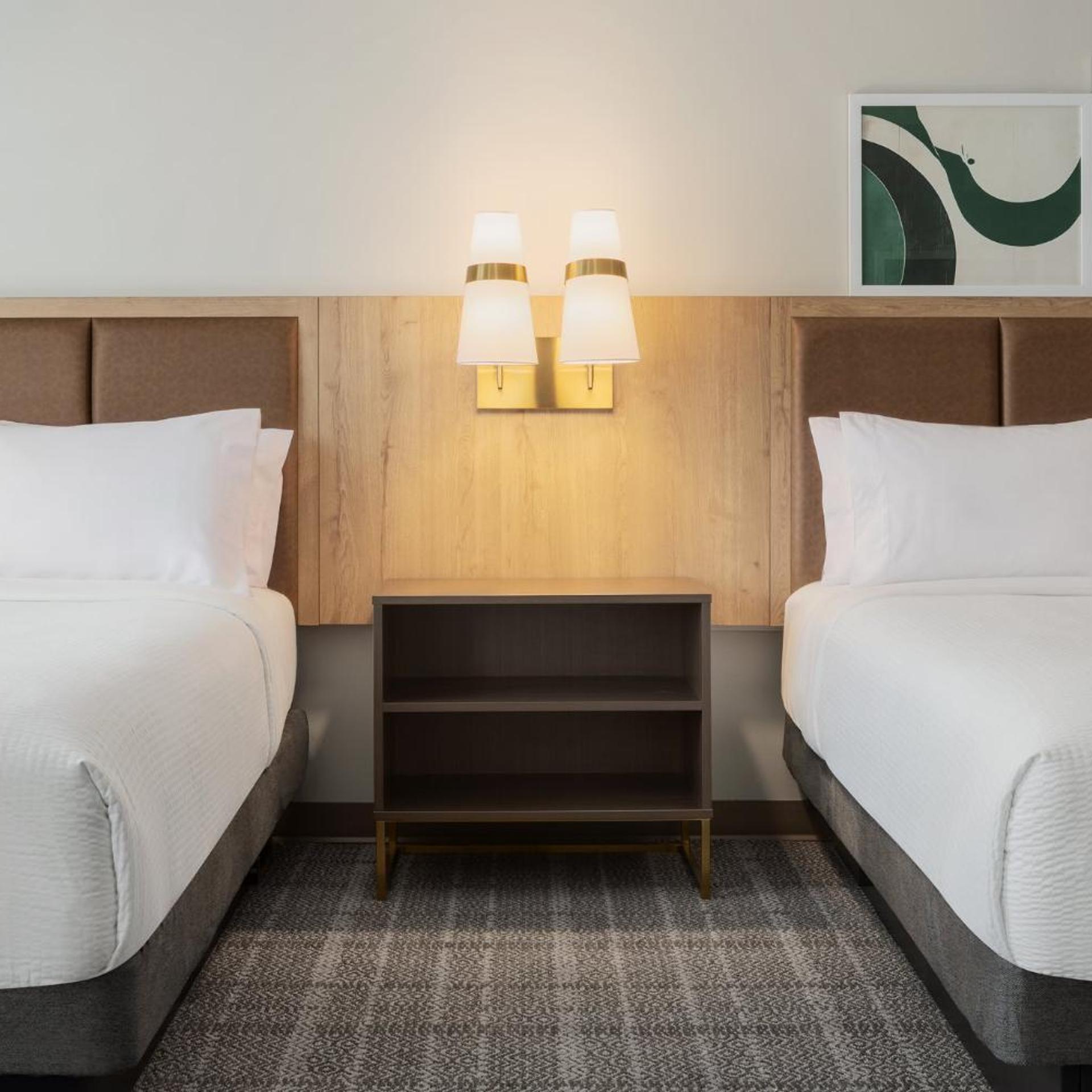 جناح استوديو بسرير كينج وسريرين كوين، Staybridge Suites Toronto Airport East 2/5