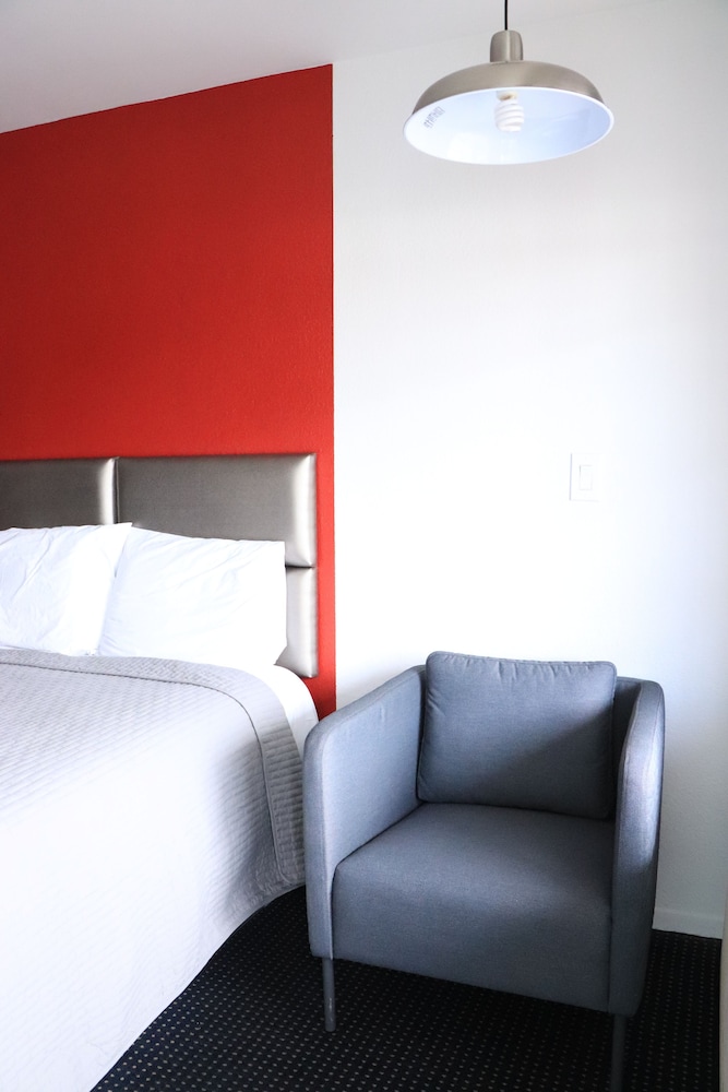 University Inn 28/40