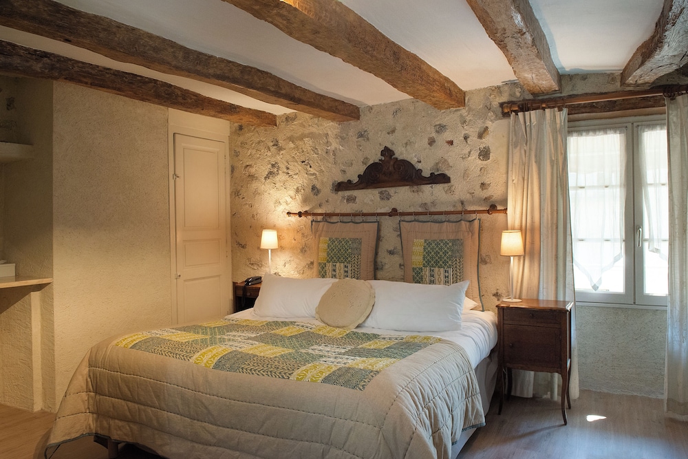 AUBERGE LE COLOMBIEN 14/37