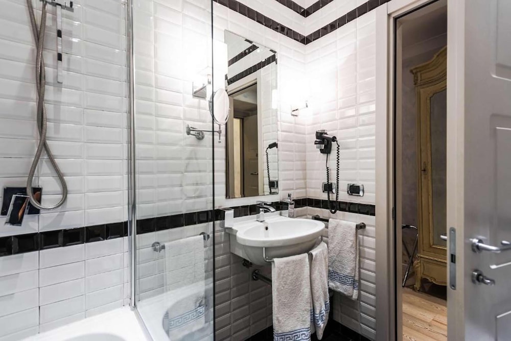 Mdm Luxury Rooms Guest House 38/50