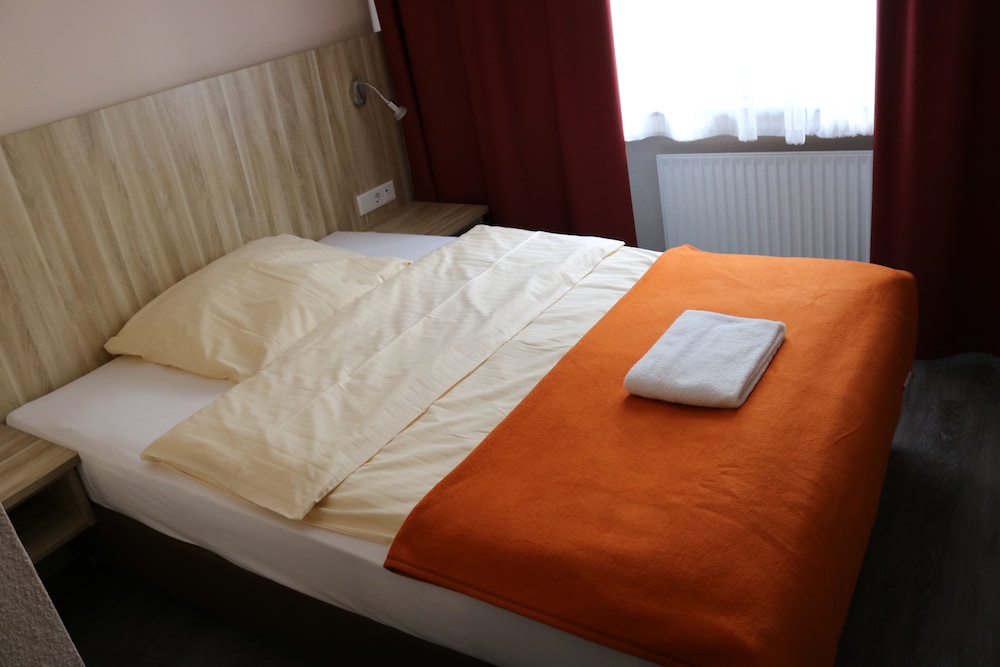 Hotel Paris 28/44
