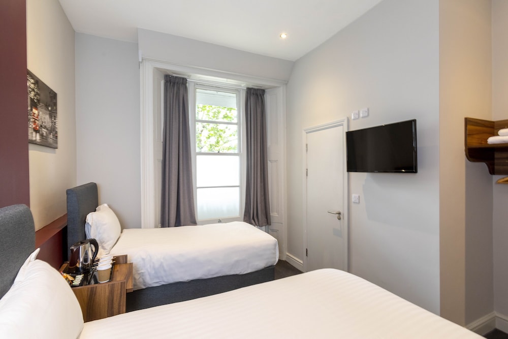 Royal Park Hotel 3/31