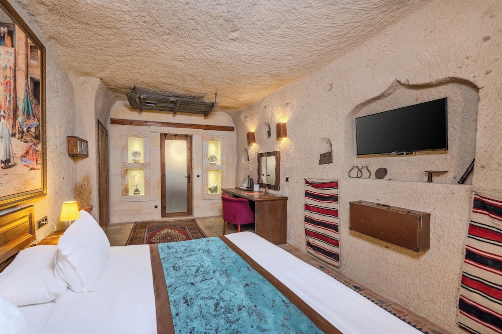 Cappa Via Cave Hotel 12/38