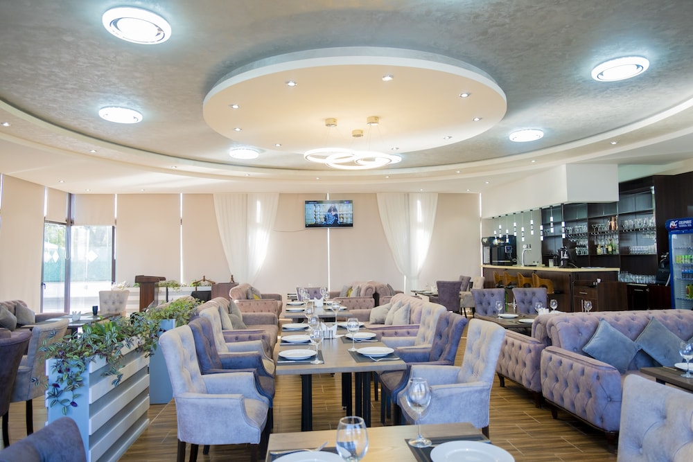Gabrielle International Hotel 30/50