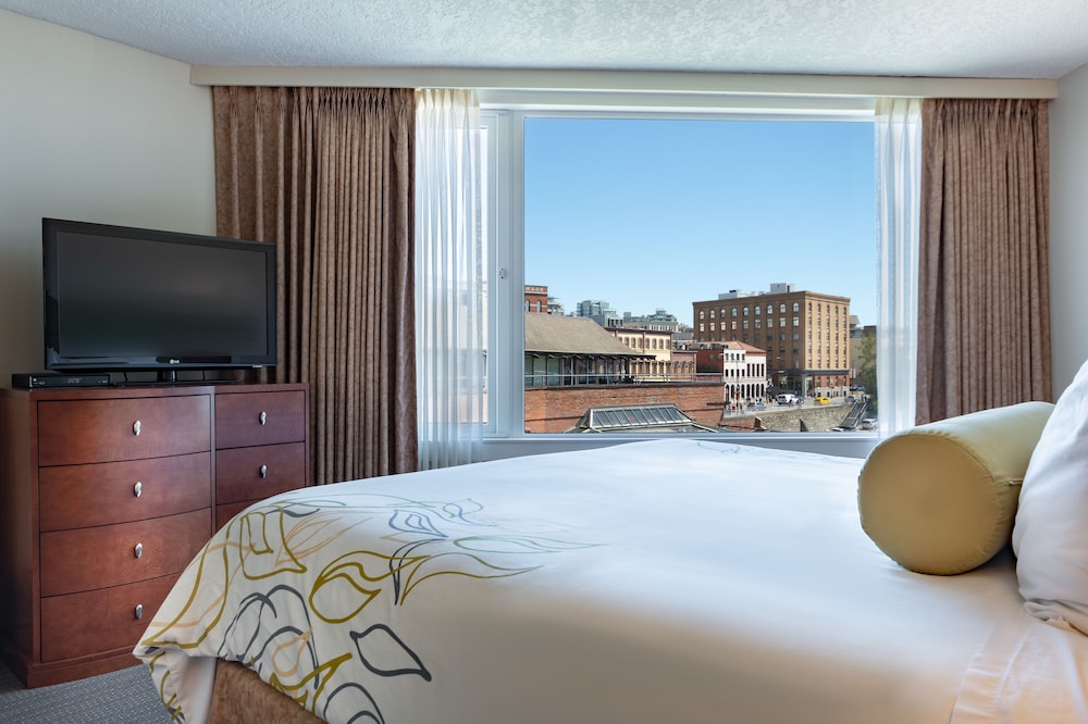 Victoria Regent Waterfront Hotel & Suites 18/86
