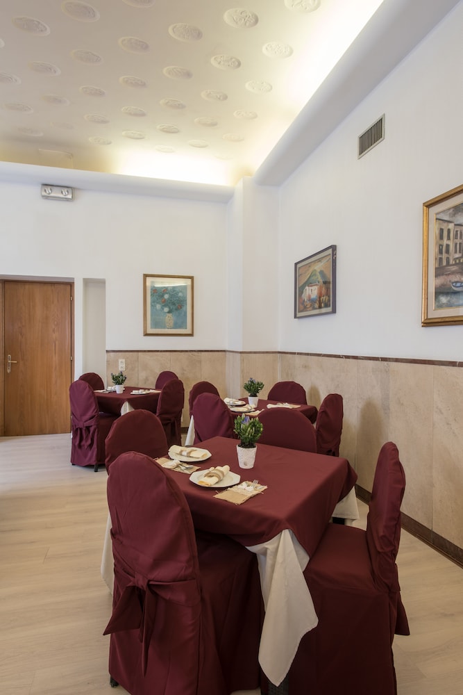 Hotel Centrale 13/27