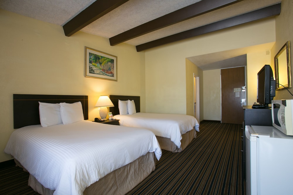 Hollywood Gateway Inn 8/28