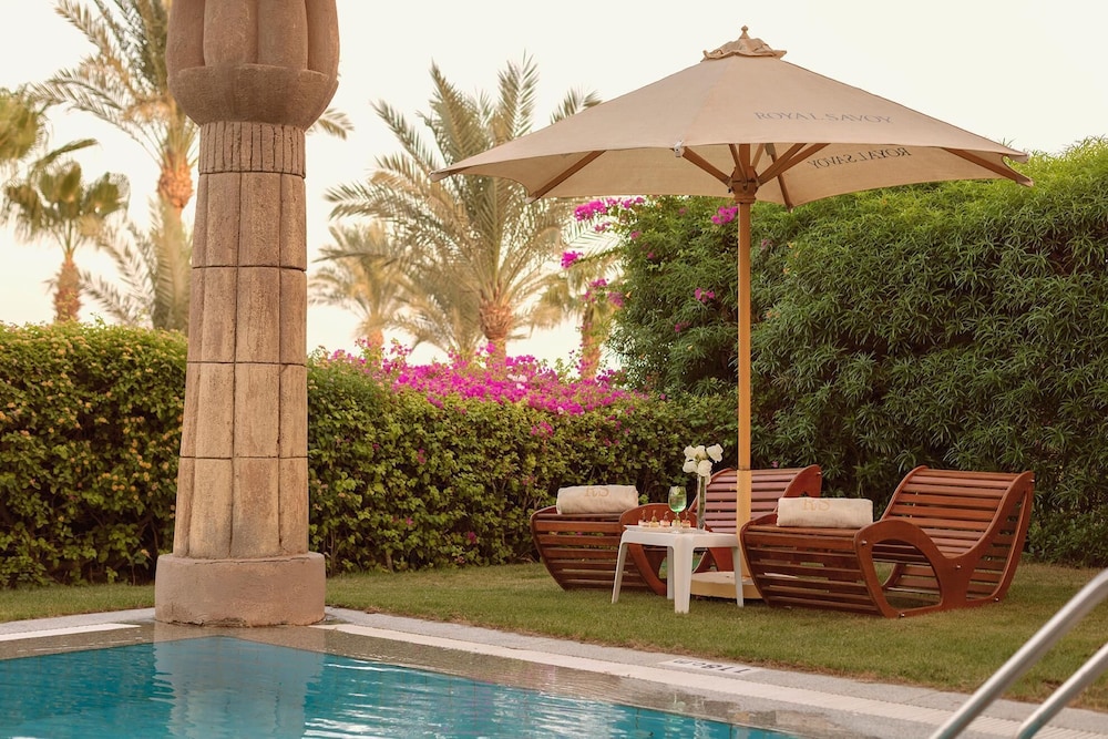 swimming pool spa