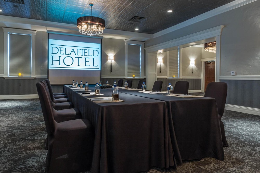The Delafield Hotel 43/50