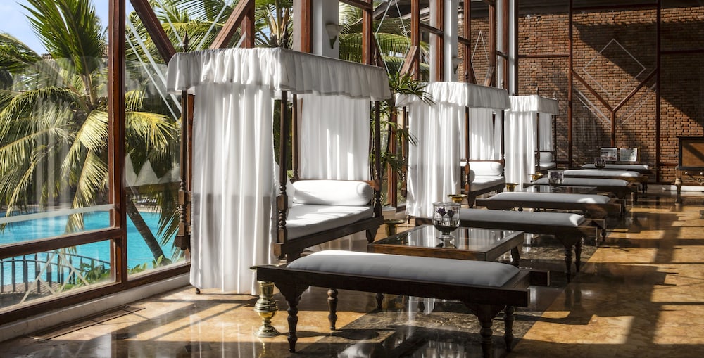 Royal Palms Beach Hotel 30/66