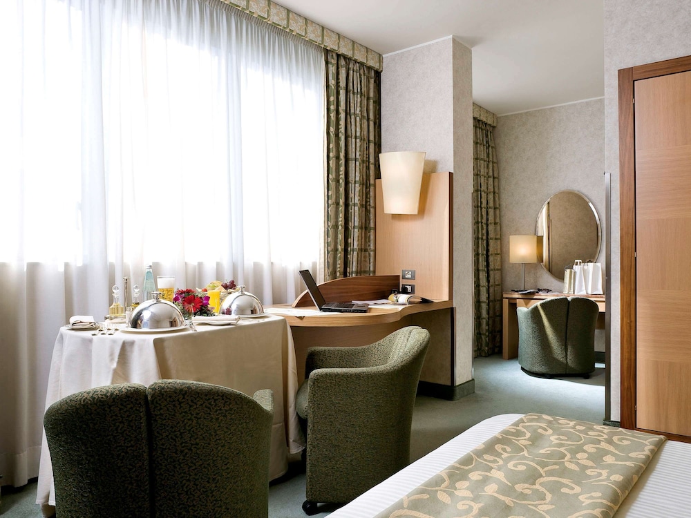 Mercure Roma West 61/73