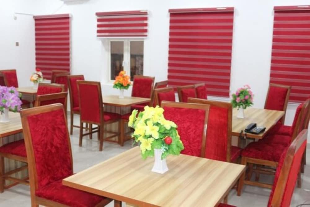 Roses Regency Hotel And Suites 15/22