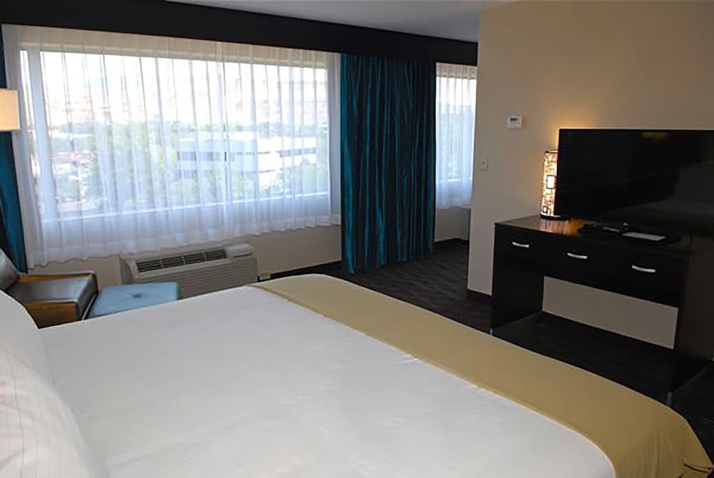 Holiday Inn Express Boise University Area 27/78