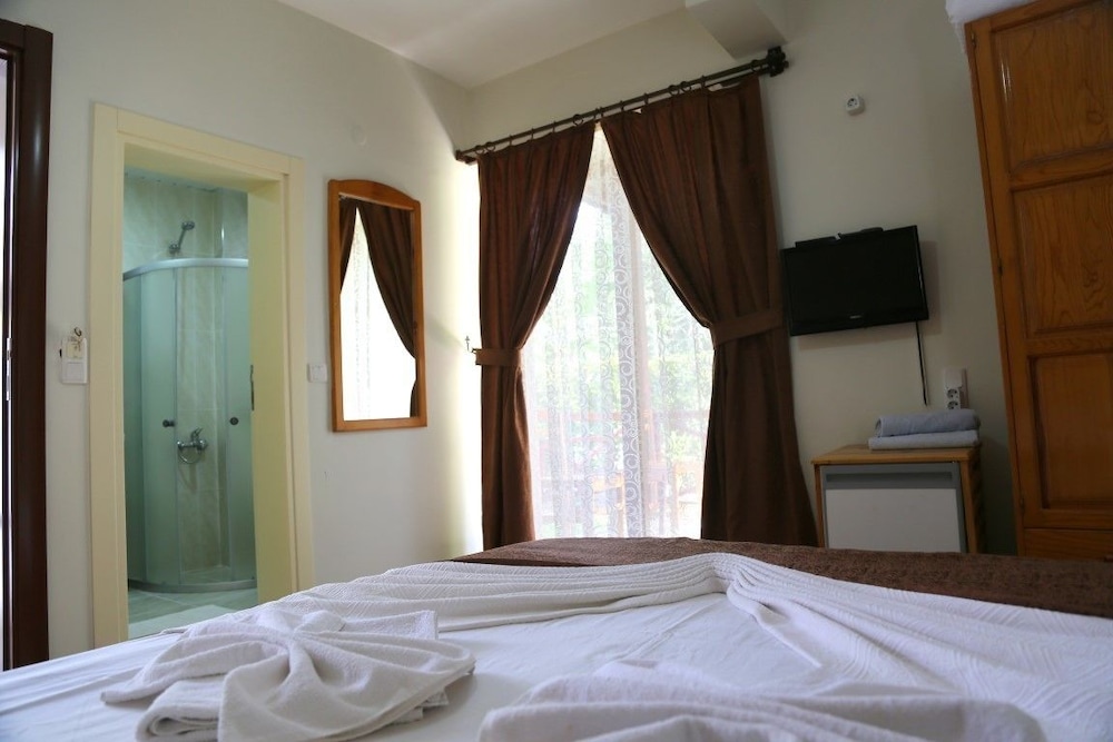 Arkadas Hotel 4/33