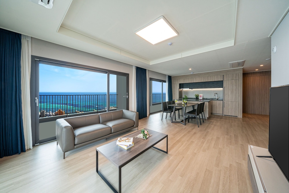 Sokcho I Park Suite Hotel and Resort 29/46