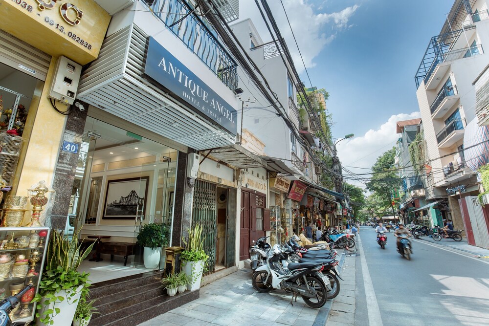 Antique Angel Hotel 22/24