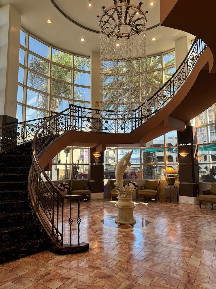 Garden Suite Hotel 38/56